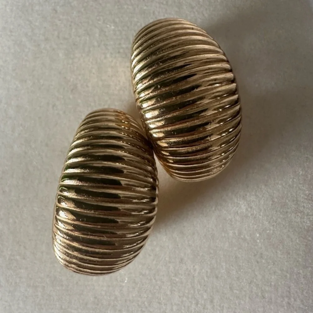Vintage 1980’s Christian Dior Earrings - Picture 1 of 8